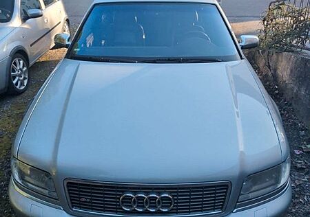 Audi S8 4.2 tiptronic quattro -