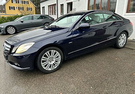 Mercedes-Benz E 250 E -Klasse Coupe CGI BlueEfficiency