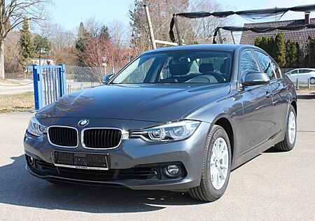 BMW 320i Limousine -Navi-Glasdach-LED-1.Hand