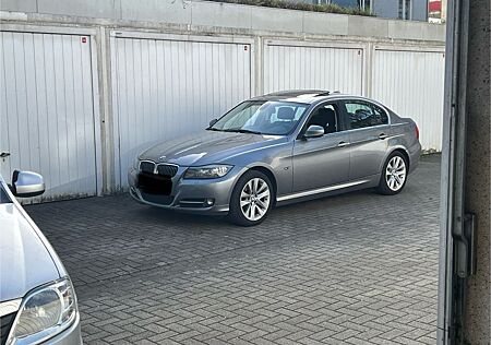 BMW 320 e90 Lim. LCI *TOP ZUSTAND* Schiebedach*8xBereift