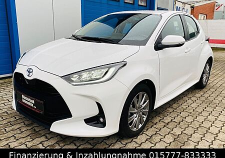 Toyota Yaris Kamera LED Sitzheizung Apple Car Play