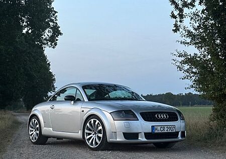 Audi TT Coupe 1.8T 132 kW - S-LINE/Xenon/BOSE/3.2