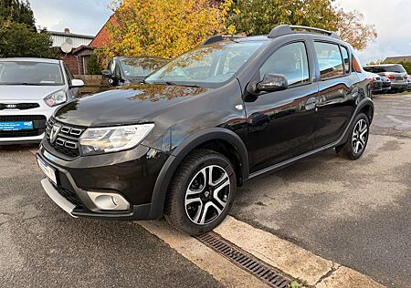 Dacia Sandero II Stepway Celebration Leder Klima Navi