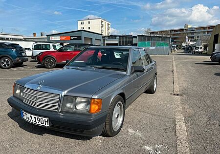 Mercedes-Benz 190 E 2.6
