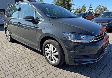 VW Touran Volkswagen 2,0 TDI DSG ACC SIDE RKAMERA VCOCKPIT 1HD