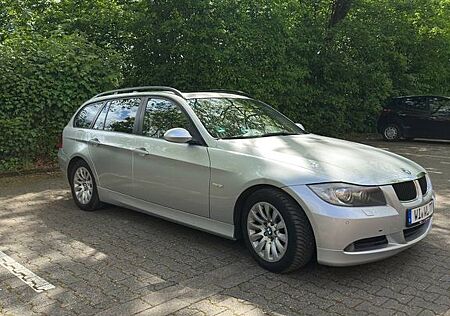 BMW 323 320