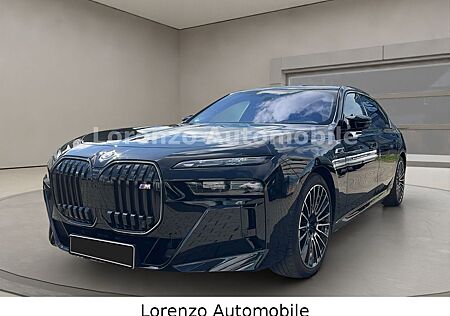 BMW M760e xDrive 2024VOLL LWeissAutobahnassistent