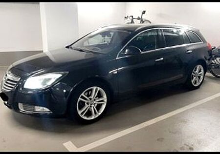 Opel Insignia Sports Tourer 2.0 CDTI Bi Xenon. TÜV.