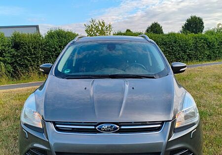 Ford Kuga 1,6 EcoBoost 2x4 110kW Titanium Titanium