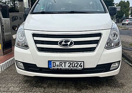 Hyundai H-1 Starex