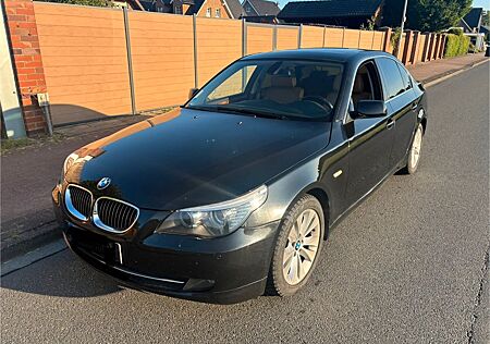 BMW 523i E60/ - Leder/Glasdach/Navi/MFL/SHZ/PDC/XENON