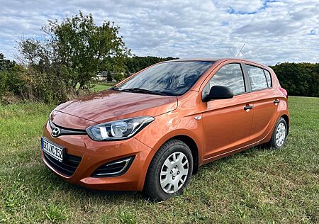 Hyundai i20 5-Türer 1.2l 84PS Classic Klimaanlage ZV