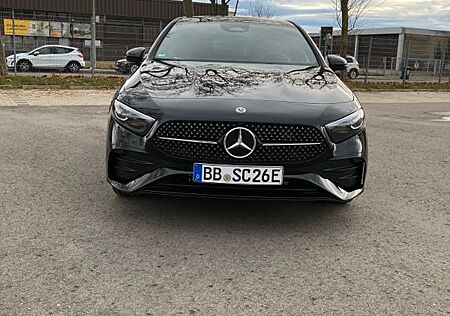 Mercedes-Benz A 250 e AMG LINE+MBUX+KAMERA+LED+SPORTBREMSE