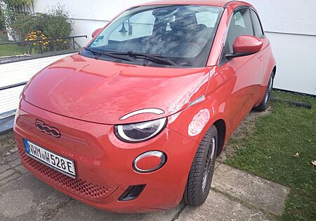 Fiat 500E RED Limousine 70 kWh