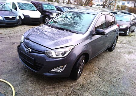 Hyundai i20 1.2 FIFA World Cup EDITION KKLIMA