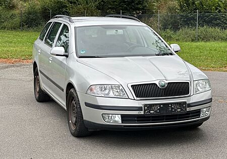 Skoda Octavia 1.6 Combi Ambiente Automatik