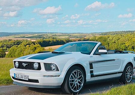 Ford Mustang Cabrio ca. 240 PS, 19 Zoll Tüv Neu