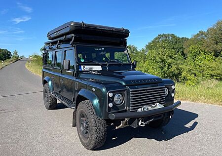 Land Rover Defender 110 SE Expedition und Camping