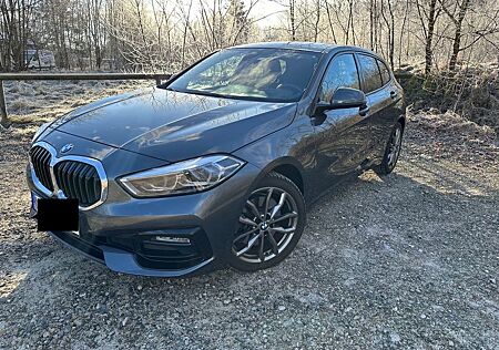 BMW 120d Sport Line + Panoramadach + Ambilight