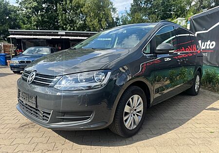VW Sharan Volkswagen 2.0TDI Panorama Anhängerk. Navi Sitzh.