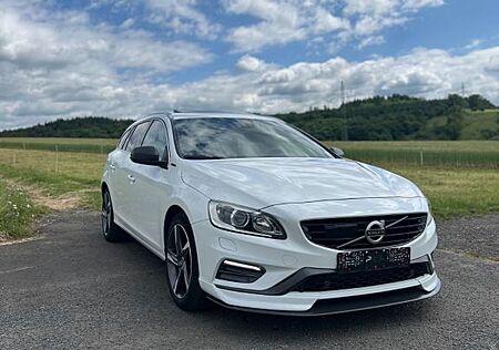 Volvo V60 D6 TWIN ENGINE Plug-in-Hybrid R Design