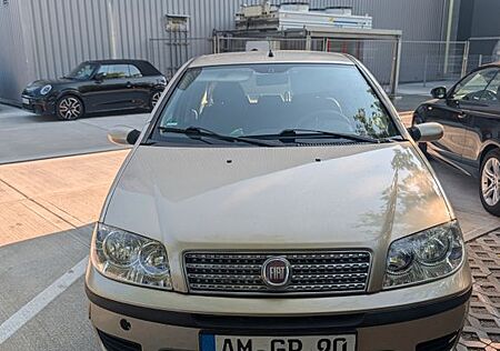 Fiat Punto 1.2  Frischer TÜV