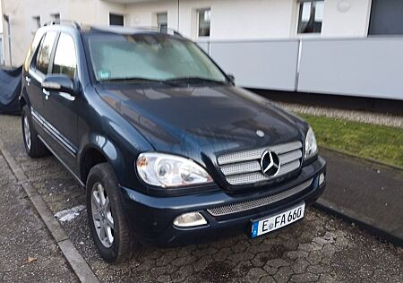 Mercedes-Benz ML 350 -