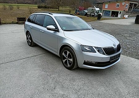 Skoda Octavia 1.6 TDI AAC Alu DAB AHK 1HDHagelschaden