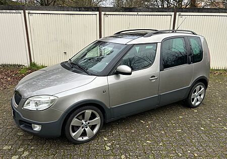 Skoda Roomster Scout 1,6 AHK TÜV Neu 12-2027