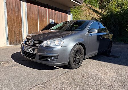 Volkswagen Jetta 2.0 FSI Sportline Sportline