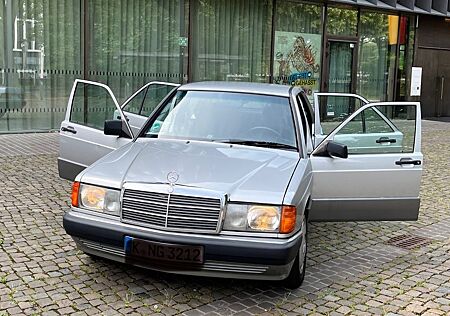 Mercedes-Benz 190 - W201
