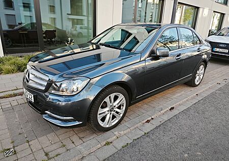 Mercedes-Benz C 180 AUT. Tüv Neu. Carplay. Wenig km