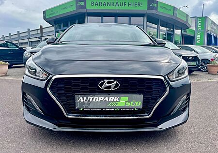 Hyundai i30 cw Select -NAVI-PDC-TEMPOMAT-2.HAND!!!