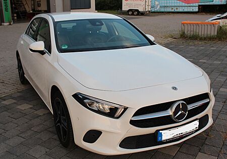 Mercedes-Benz A 200 - LED *NAVI*SITZHEIZUNG*SCHALTGETRIEBE