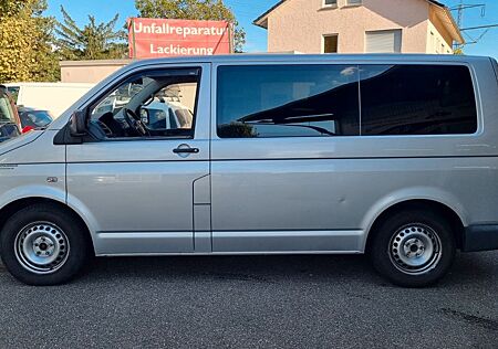 VW T5 Caravelle Volkswagen T5 2.5 TDI Caravelle - rostfrei u. ordentlich