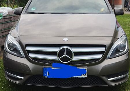 Mercedes-Benz B 200 BlueEFFICIENCY Edition 1 Edition 1