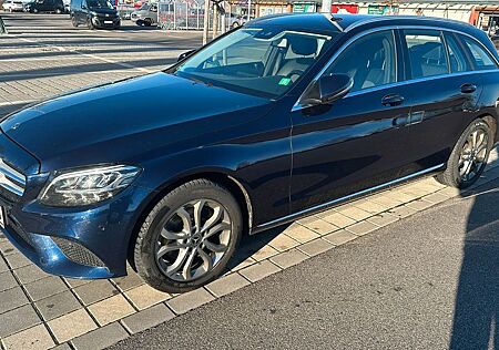 Mercedes-Benz C 220 d 4MATIC T Autom. -