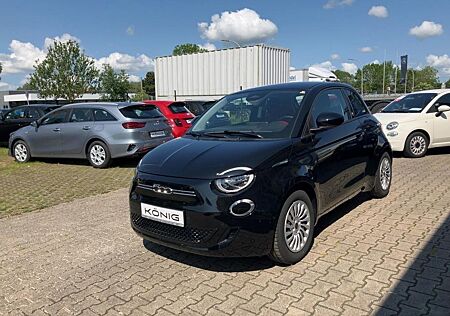 Fiat 500E Elektro 42 kWh 3+1 RED Komfortpaket
