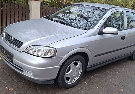 Opel Astra 1.6 -
