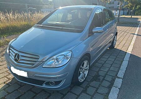 Mercedes-Benz B 170 -