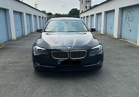 BMW 520 d Lim. AUTOM+TÜV/ AU NEU/SCHECKHEFT
