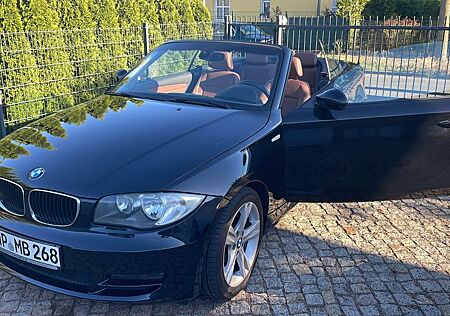 BMW 118i Cabrio - M Paket Neue Reifen Top Zustand
