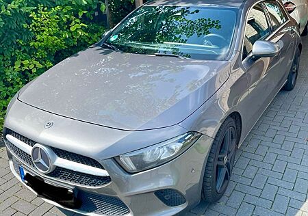 Mercedes-Benz A 220 4MATIC DCT -