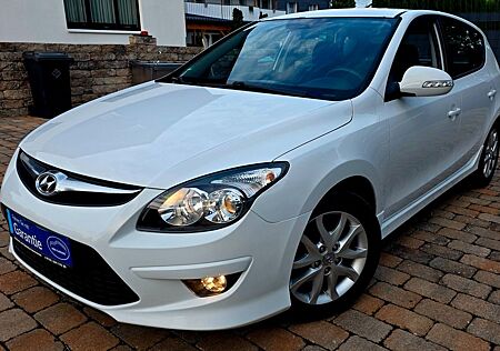Hyundai i30 1.4 FIFA WM Edition AUSPUFF/ SERVICE NEU