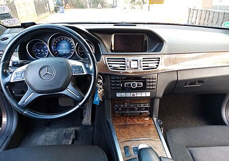 Mercedes-Benz E 250 T Autom. -