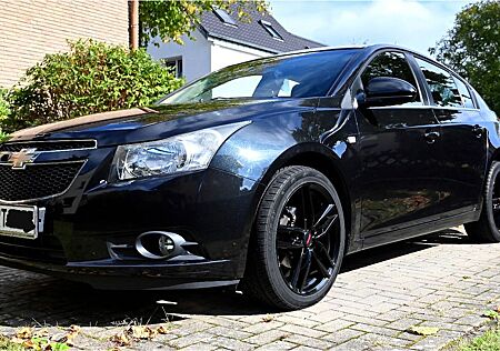 Chevrolet Cruze gebraucht kaufen Chevrolet Cruze 1.6 LT Benziner LT