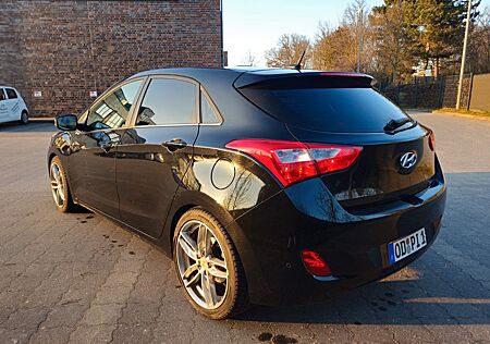 Hyundai i30 1.4 Tüv NEU, Top Ausstattung, Wenig KM