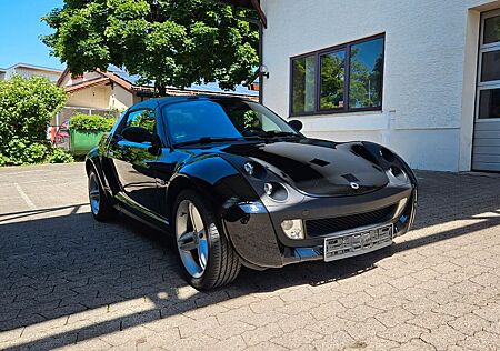 Smart Roadster 45kW mit vielen Ersatzteilen
