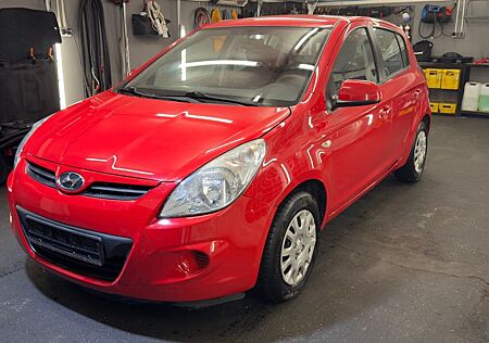 Hyundai i20 1.2 UEFA EURO 2012 KLİMA / wenig km 105.000
