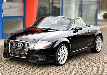 Audi TT *ROADSTAR/ CARBIO* 1.8 T*LEDE*KLIMAUT*SZHZ*18"